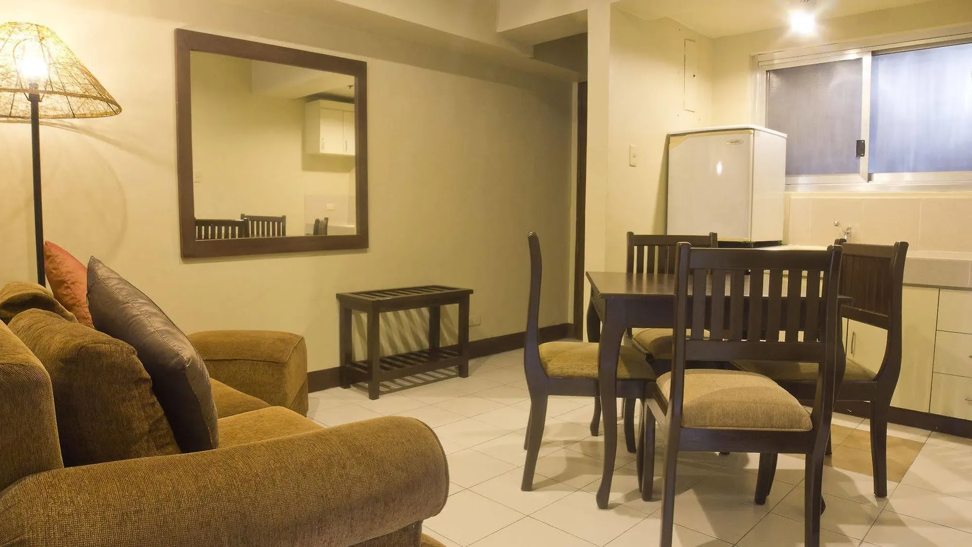 Oyo 103 Artina Suites Hotel Makati City Filipíny