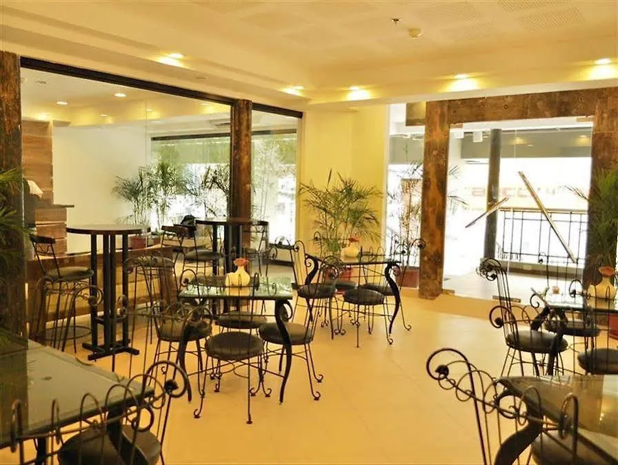 Oyo 103 Artina Suites Hotel Makati City
