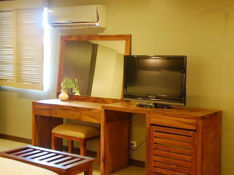 Oyo 103 Artina Suites Hotel Makati City 2*,  Philippines