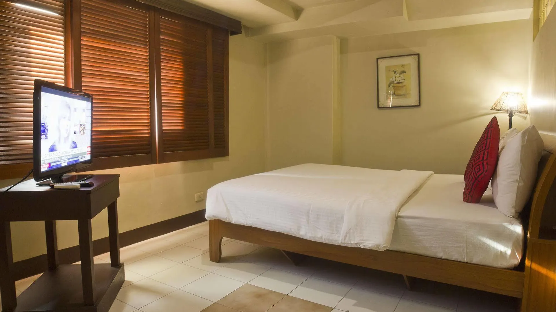 Oyo 103 Artina Suites Hotel Makati City