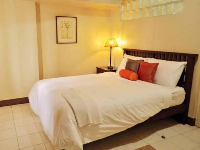 Oyo 103 Artina Suites Hotel Makati City