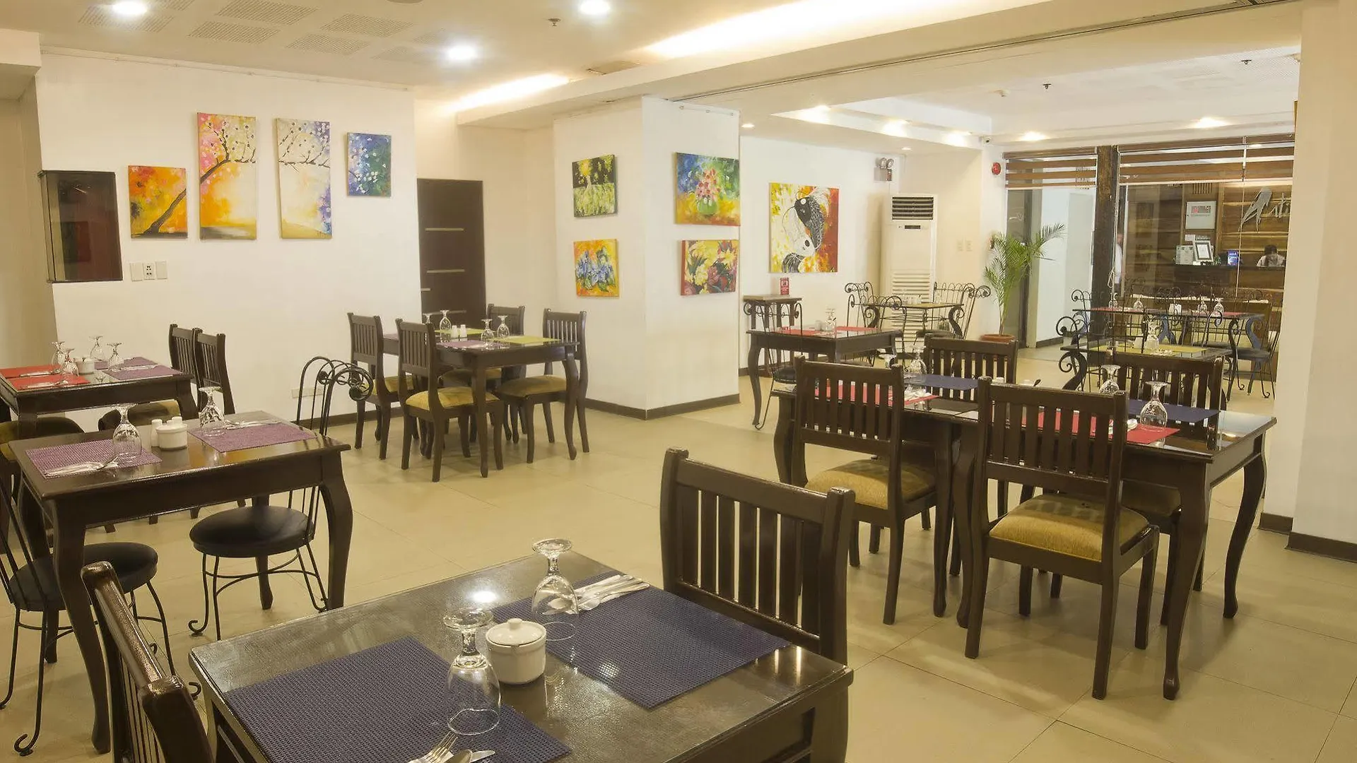 Oyo 103 Artina Suites Hotel Makati City
