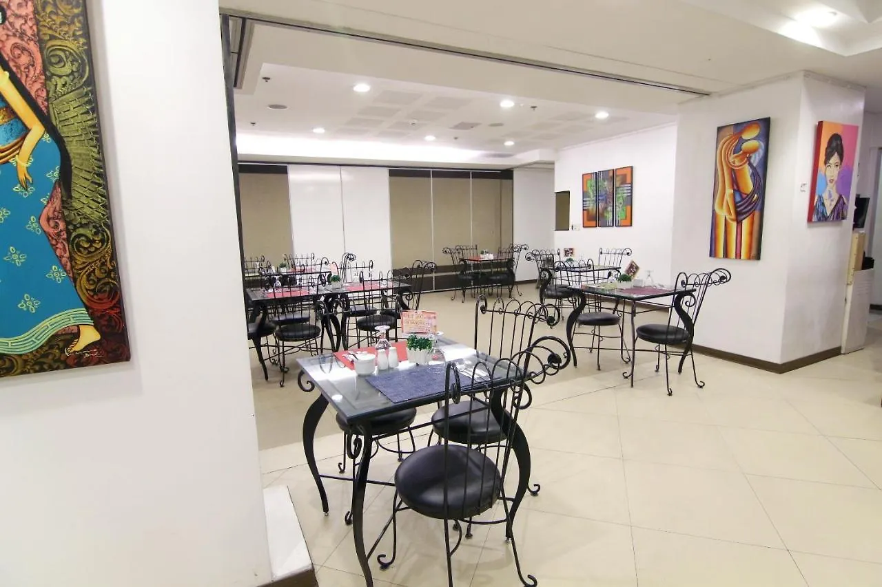 Oyo 103 Artina Suites Hotel Makati City