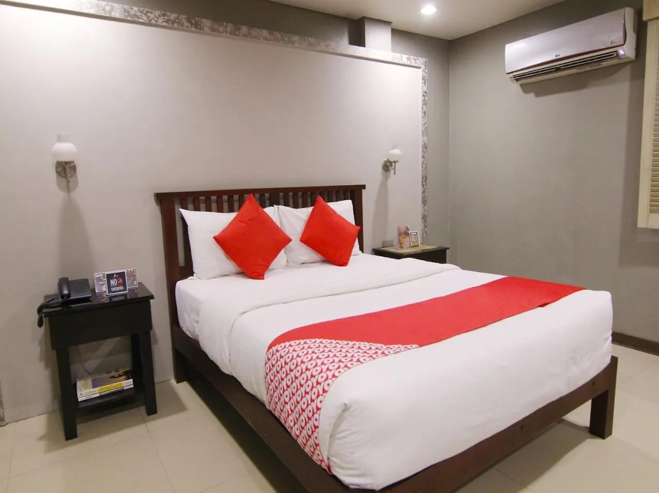 Oyo 103 Artina Suites Hotel Makati City