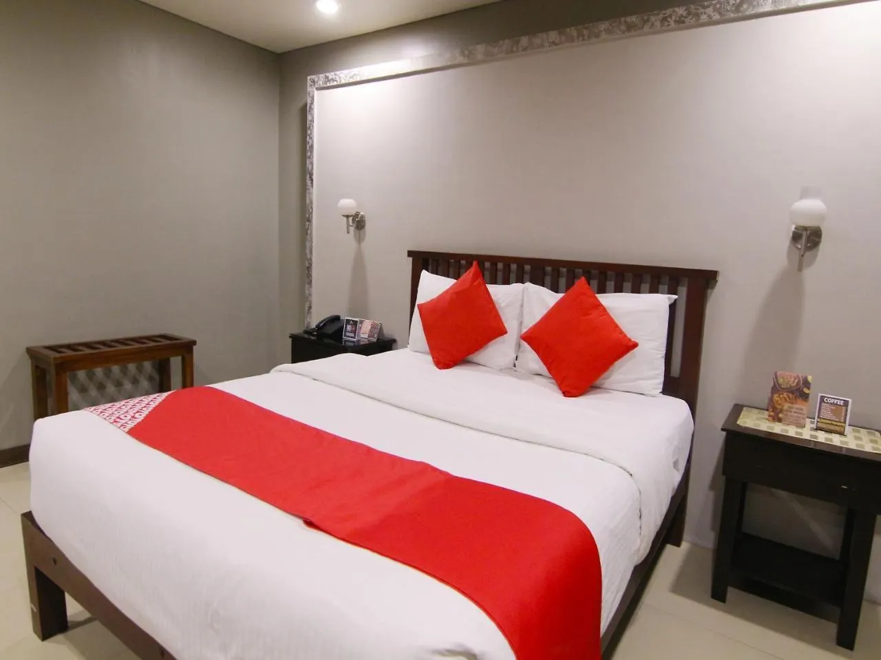 Oyo 103 Artina Suites Hotel Makati City