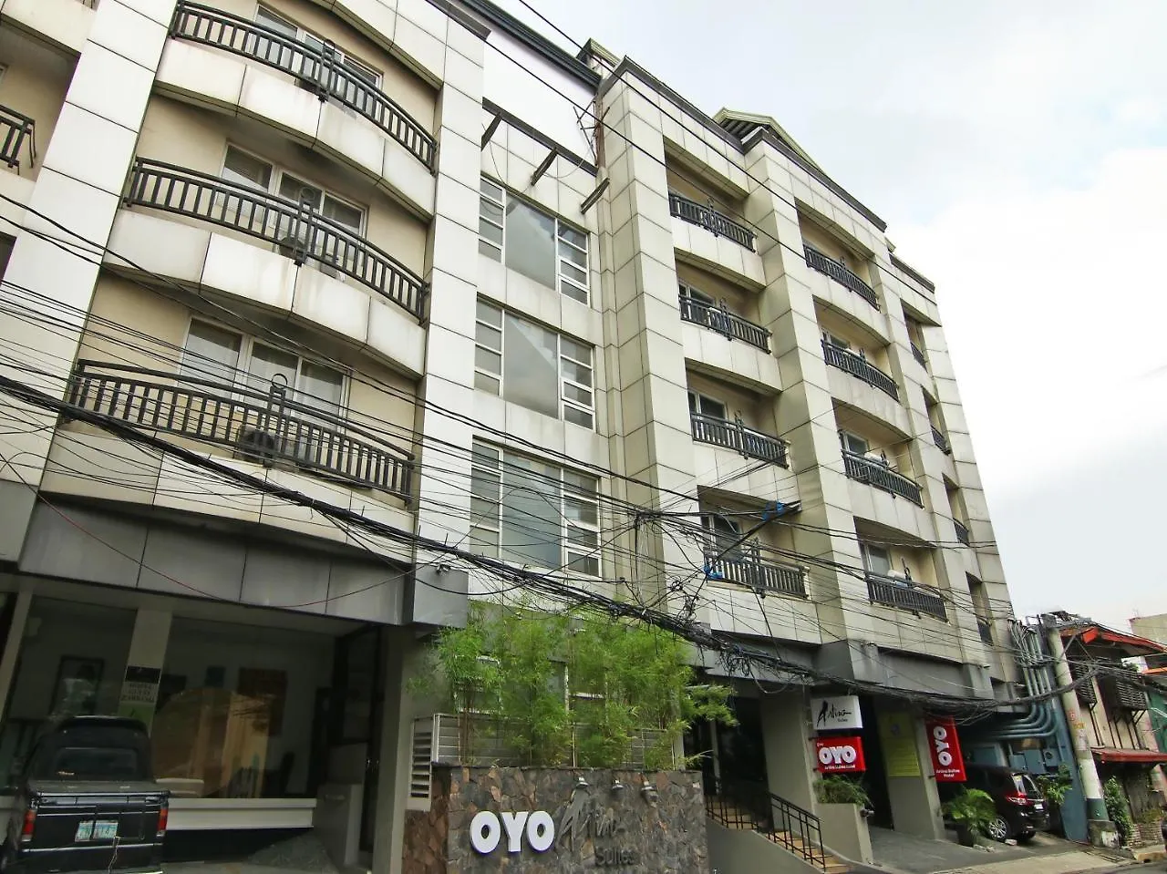 Oyo 103 Artina Suites Hotel Makati City